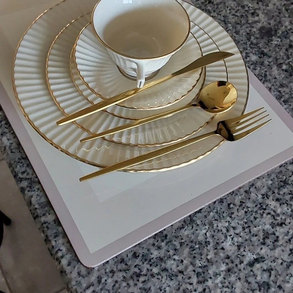 LENOX CITATION GOLD 5‎ PIECES VINTAGE DINNER .